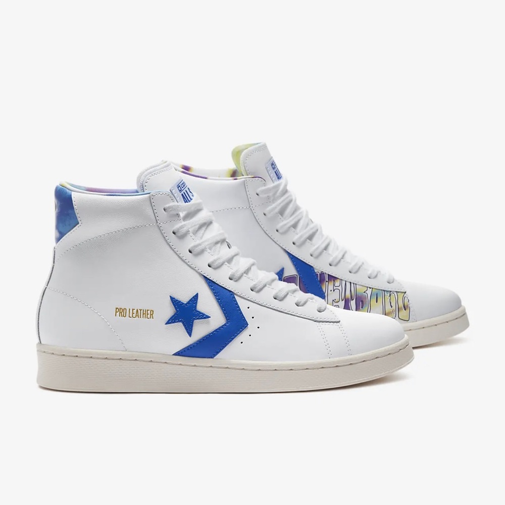 Converse Pro Leather “Peace Love Basketball”
High Top
